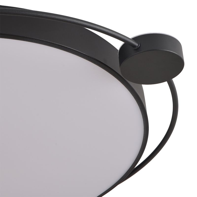 Circle Metal Flush Ceiling-mounted Light