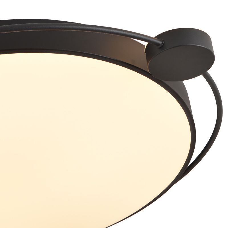 Circle Metal Flush Ceiling-mounted Light